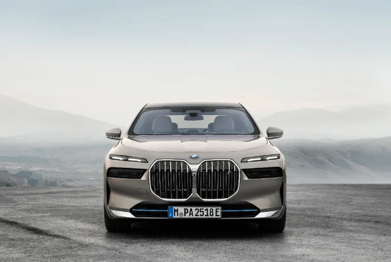 BMW i7 1