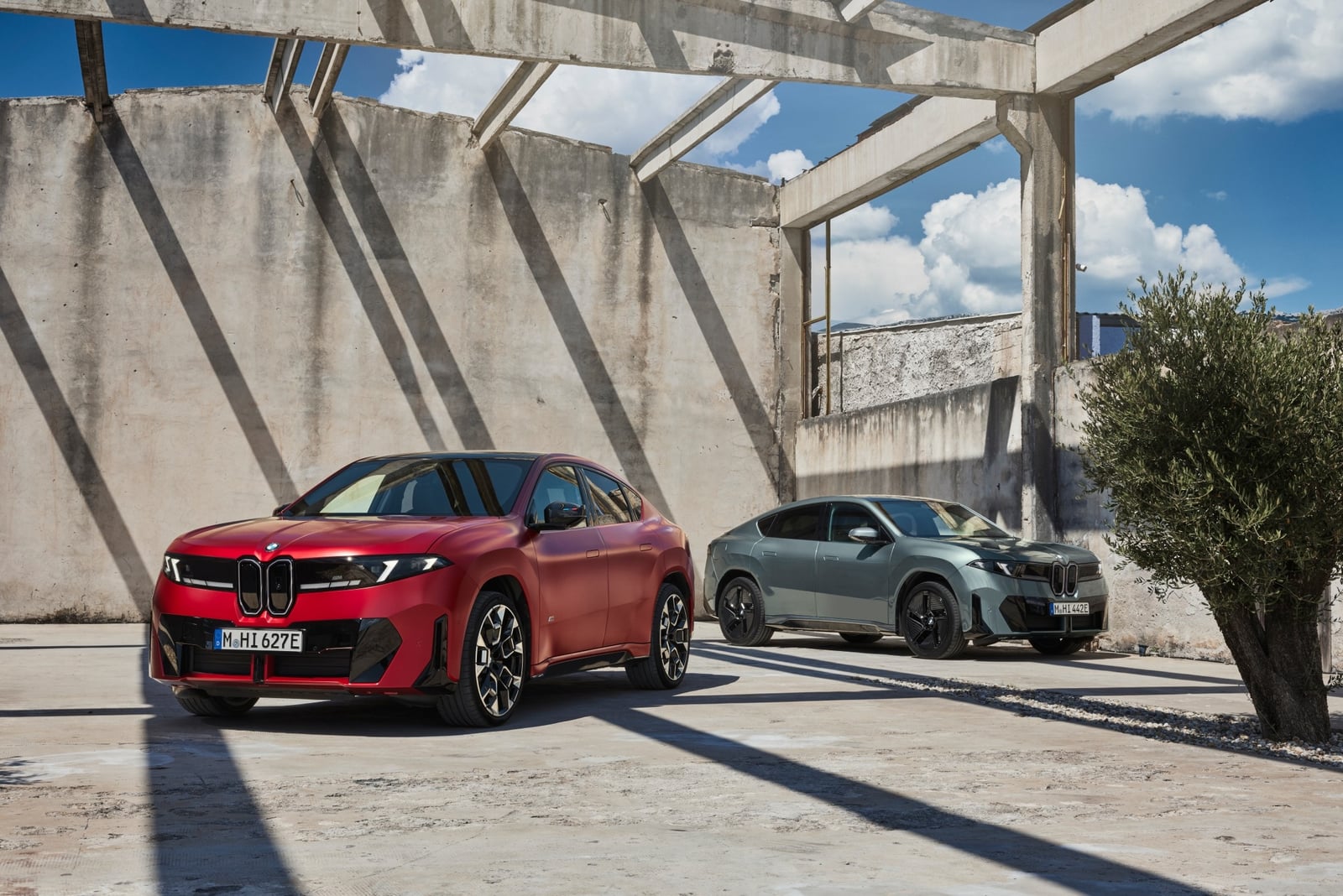 Hasta 828 km de autonomía y recarga a 400 kW: el nuevo BMW iX4 desvela sus cartas técnicas sobre la arquitectura de 800V de la Neue Klasse